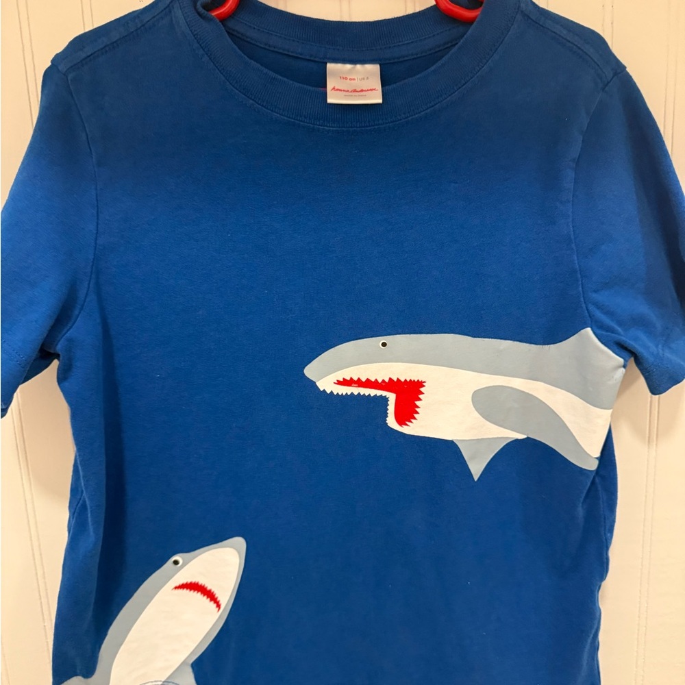 Hanna Andersson Blue Shark Graphic Kids T-Shirt (size 110 US 5)